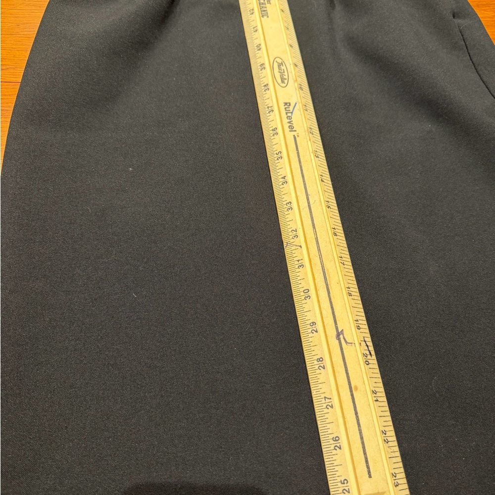 Classic elegant black pencil skirt - Picture 5 of 7